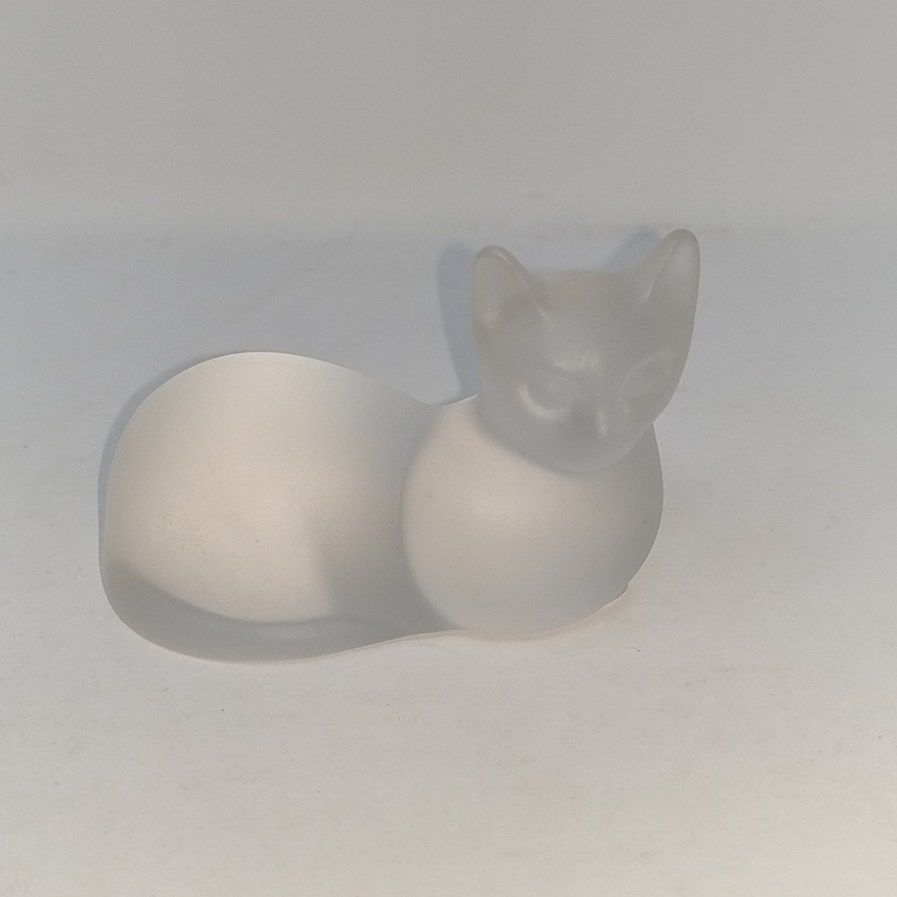 Lennox Frosted Chrystal Cat.